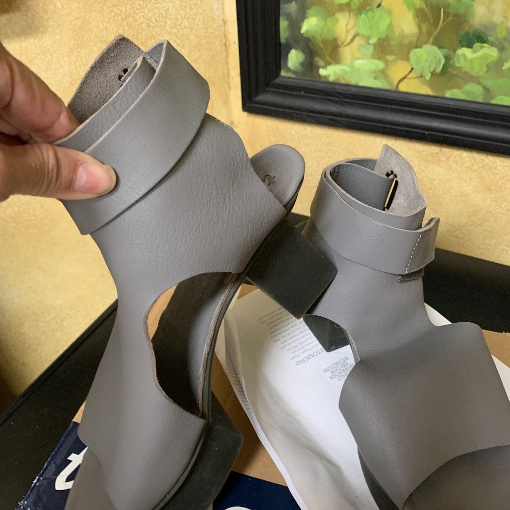 Trippen bollard sandal in gray